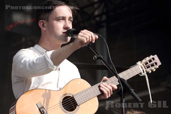 VILLAGERS - 2013-07-18 - PARIS - Parvis de l'Hotel de Ville - 